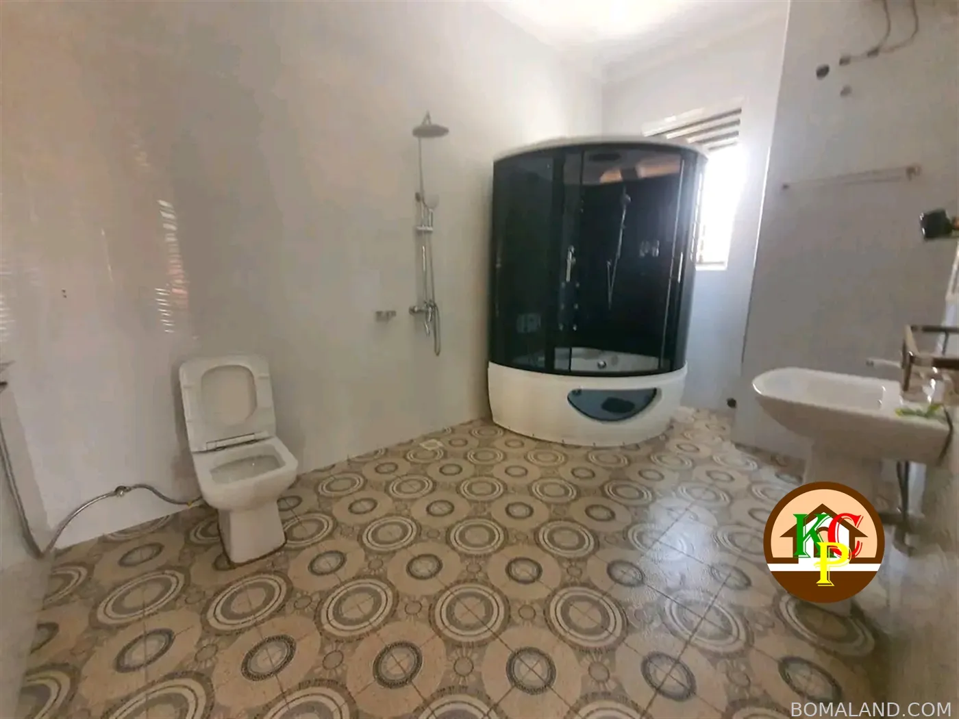 6 bedroom Mansion for rent in Munyonyo Kampala Uganda