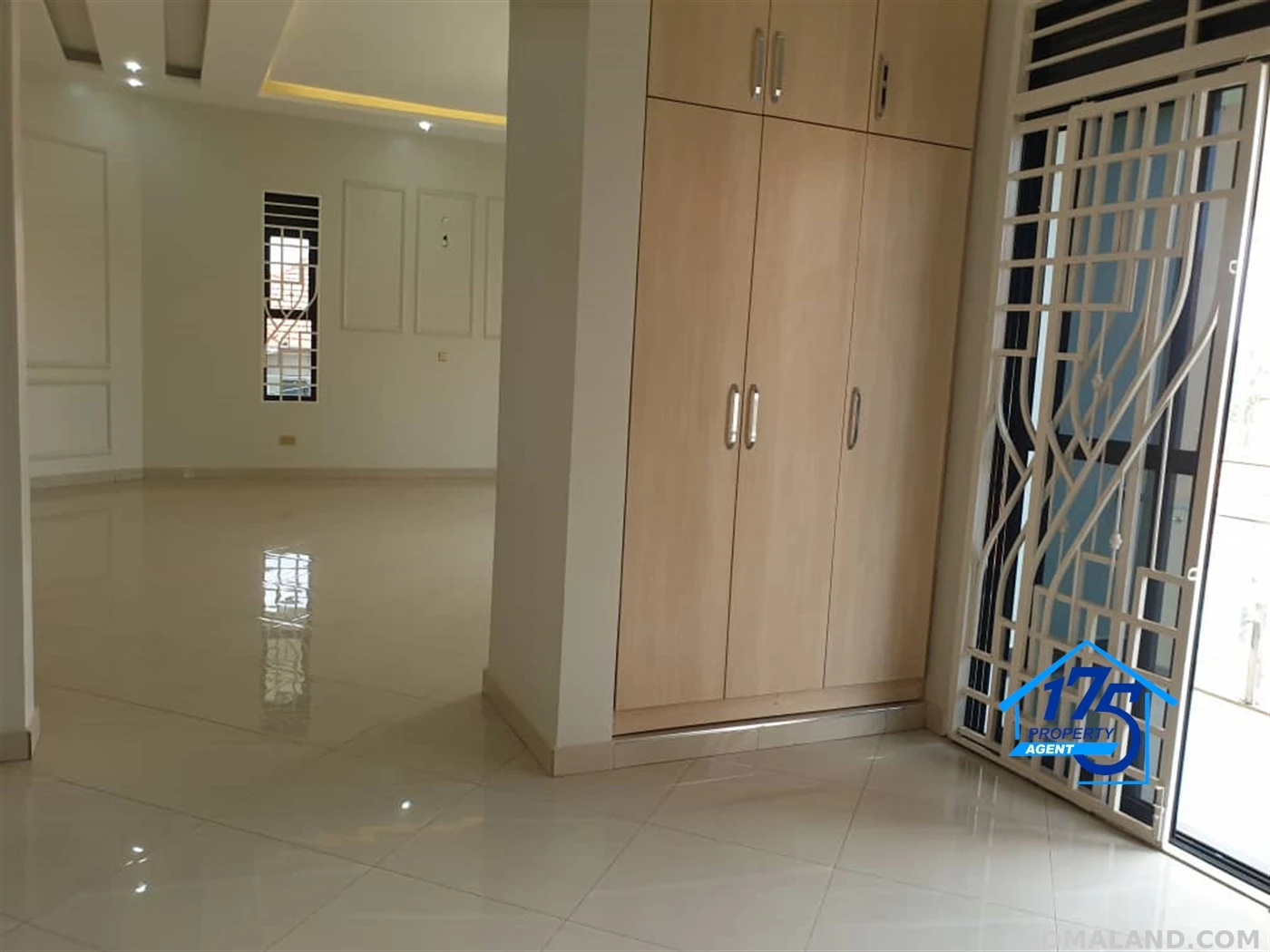 5 bedroom Duplex for sale in Kira Wakiso Uganda