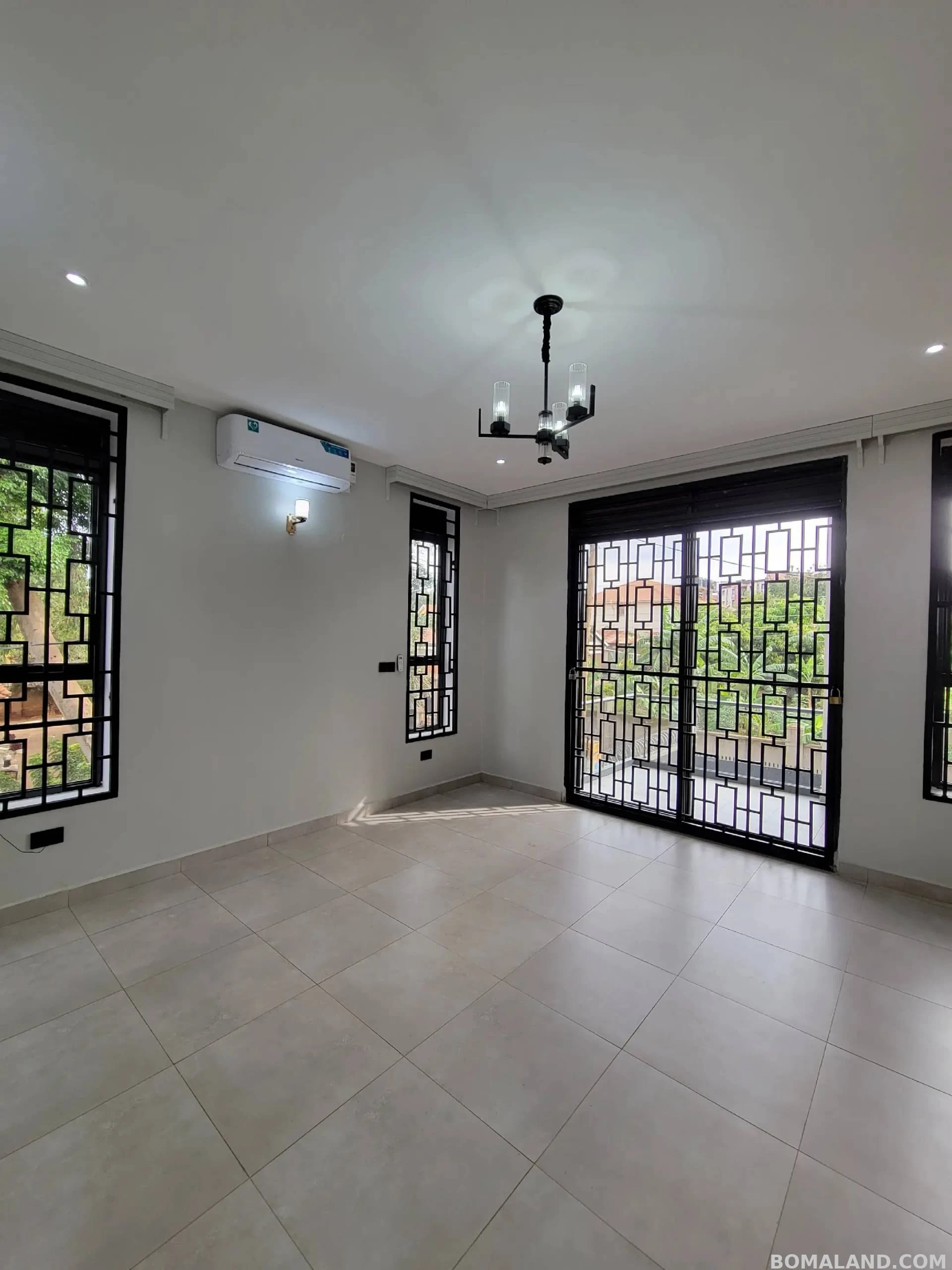 4 bedroom Storeyed house for sale in Kiwaatule Kampala Uganda