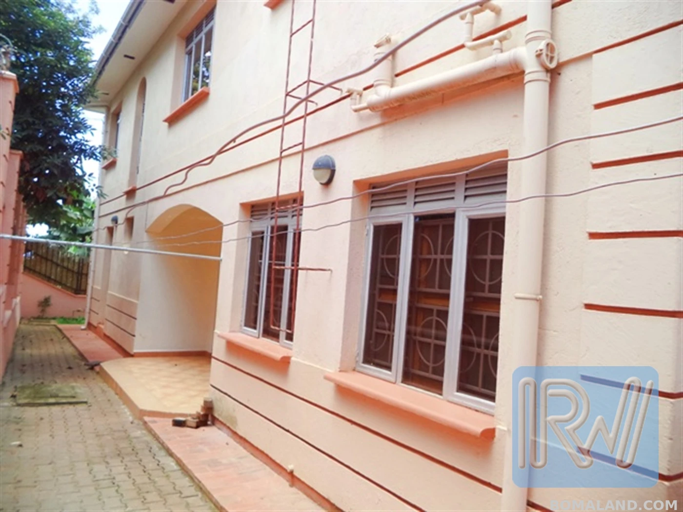 5 bedroom Storeyed house for sale in Entebbe Wakiso Uganda