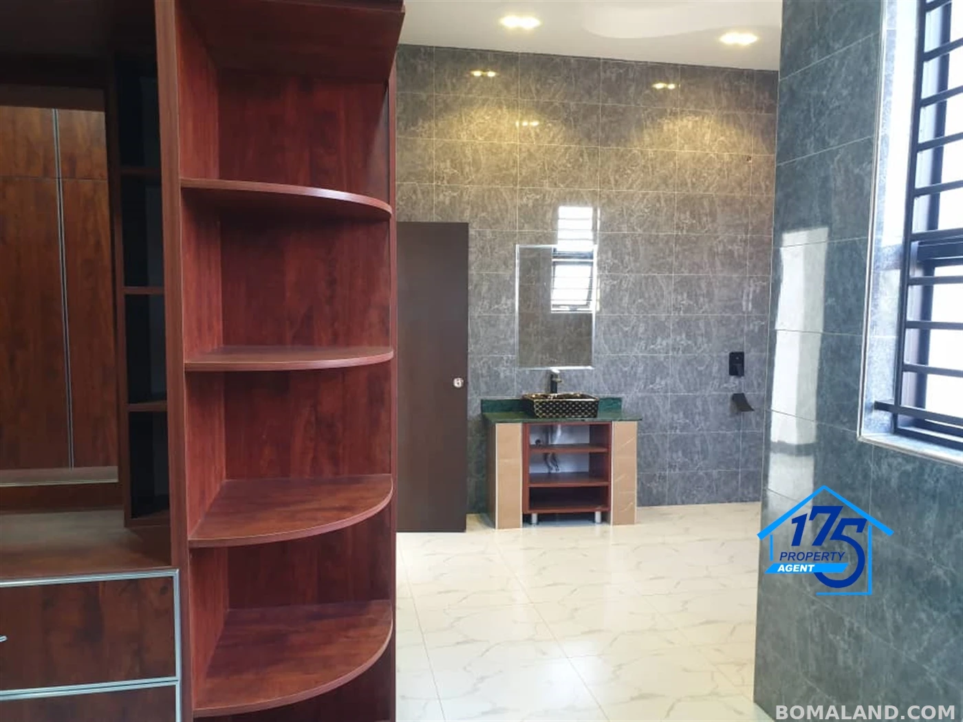 5 bedroom Duplex for sale in Najjera Wakiso Uganda
