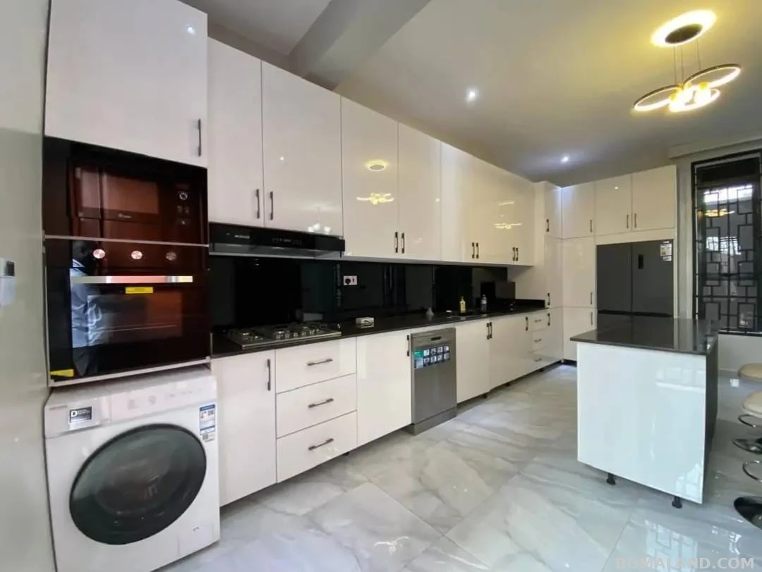 4 bedroom Storeyed house for sale in Kiwaatule Kampala Uganda
