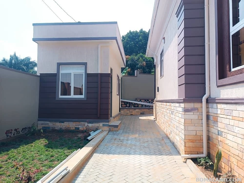 4 bedroom Bungalow for sale in Namugongo Wakiso Uganda