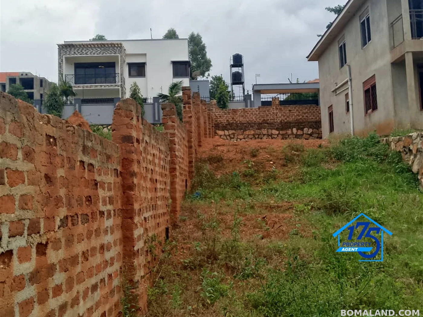 6 bedroom Duplex for sale in Misindye Wakiso Uganda