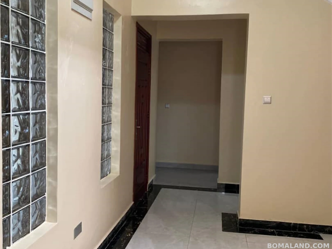 6 bedroom Storeyed house for sale in Bwebajja Wakiso Uganda