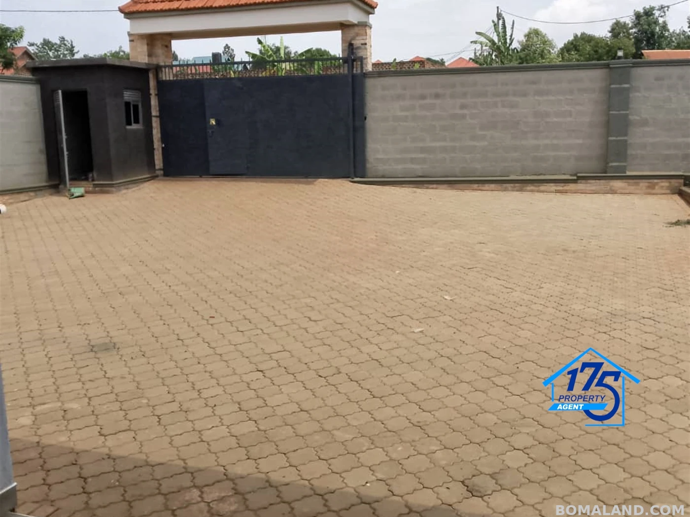 4 bedroom Bungalow for sale in Sonde Wakiso Uganda