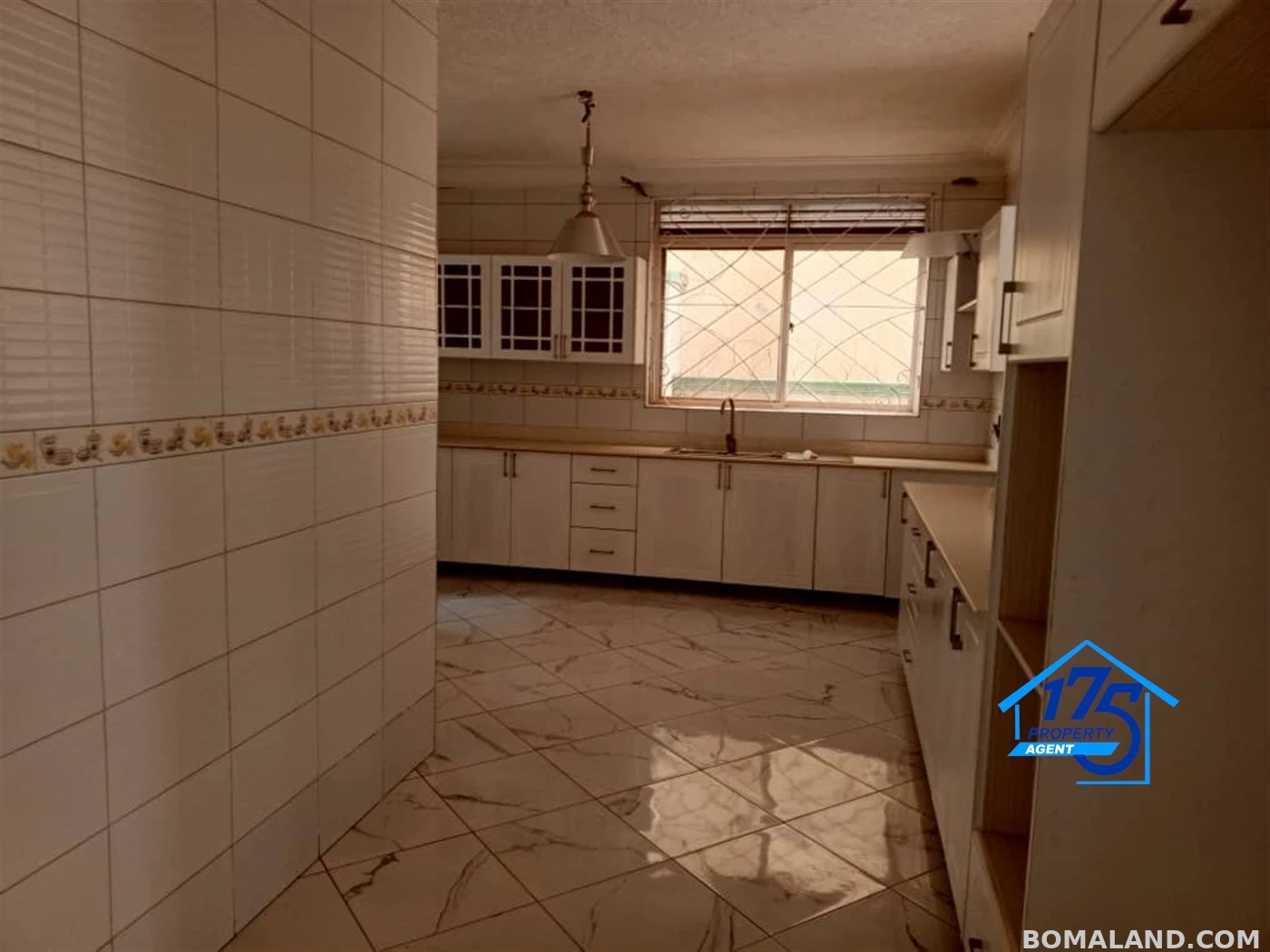 6 bedroom Duplex for sale in Kira Wakiso Uganda