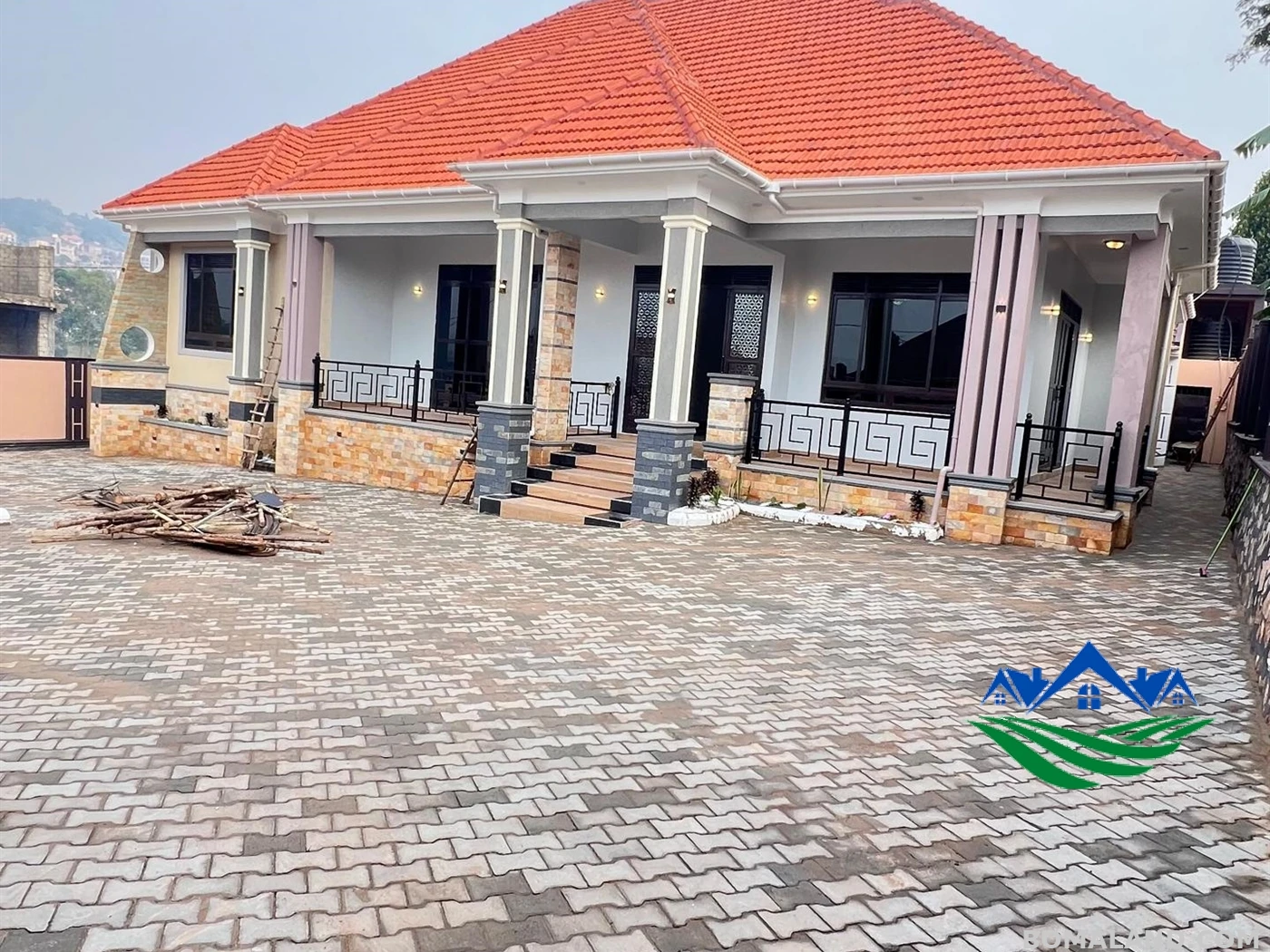 5 bedroom Bungalow for sale in Kitende Wakiso Uganda