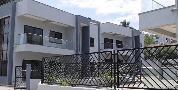 4 bedroom Storeyed house for sale in Mbuya Kampala Uganda