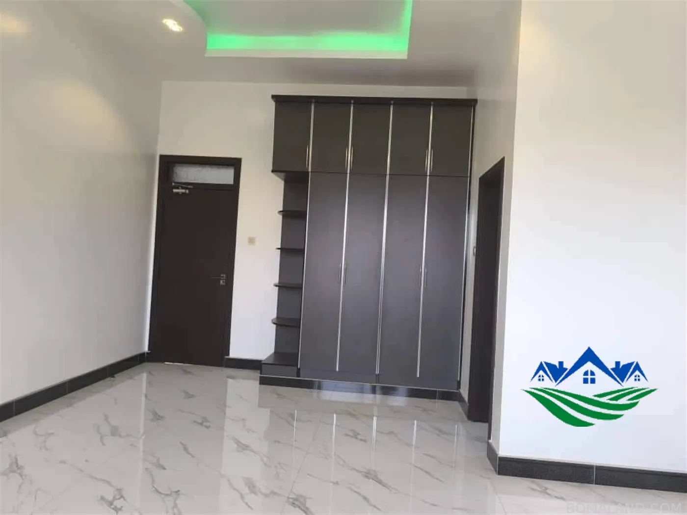 5 bedroom Mansion for sale in Buwaate Wakiso Uganda