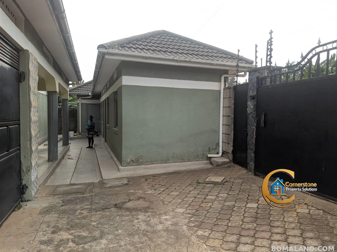 5 bedroom Storeyed house for sale in Entebbe Wakiso Uganda