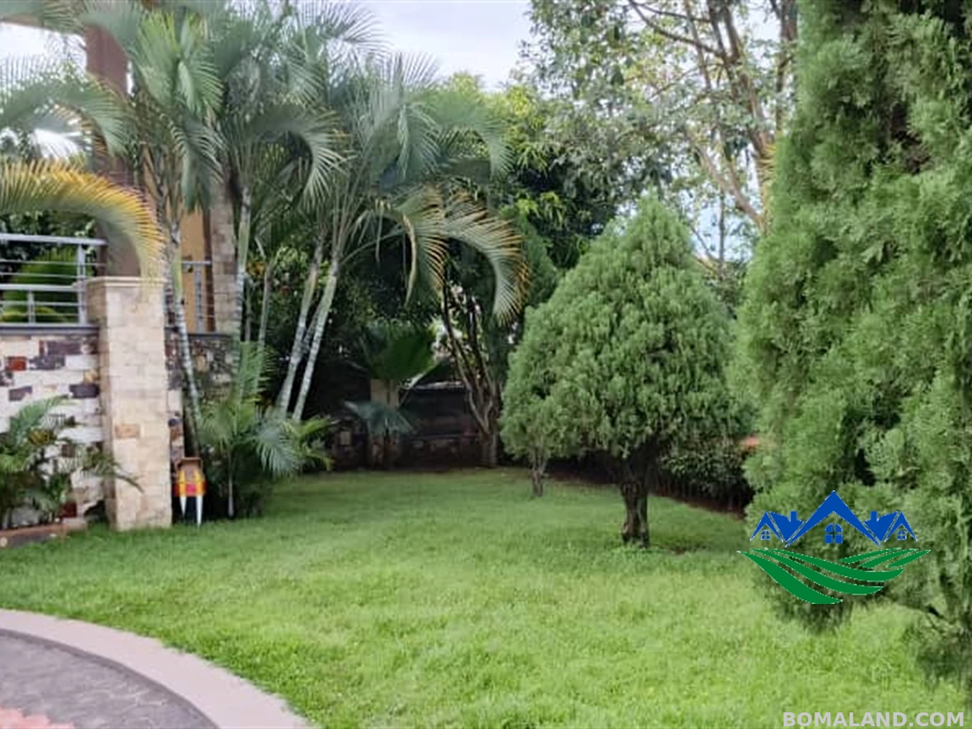 5 bedroom Mansion for sale in Lubowa Wakiso Uganda