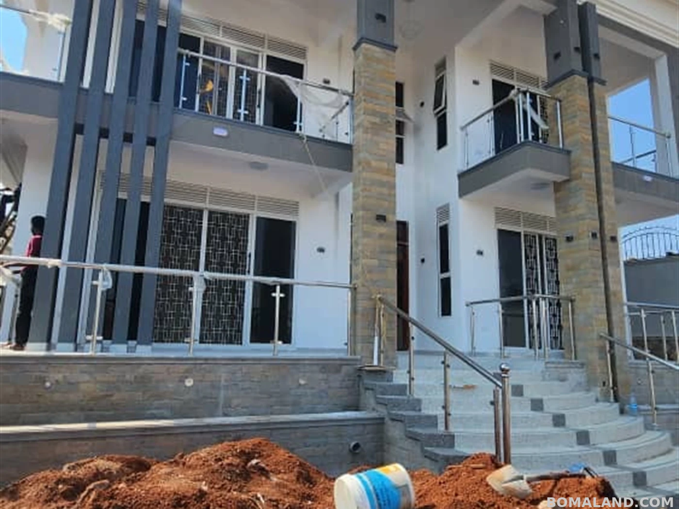 6 bedroom Storeyed house for sale in Munyonyo Kampala Uganda