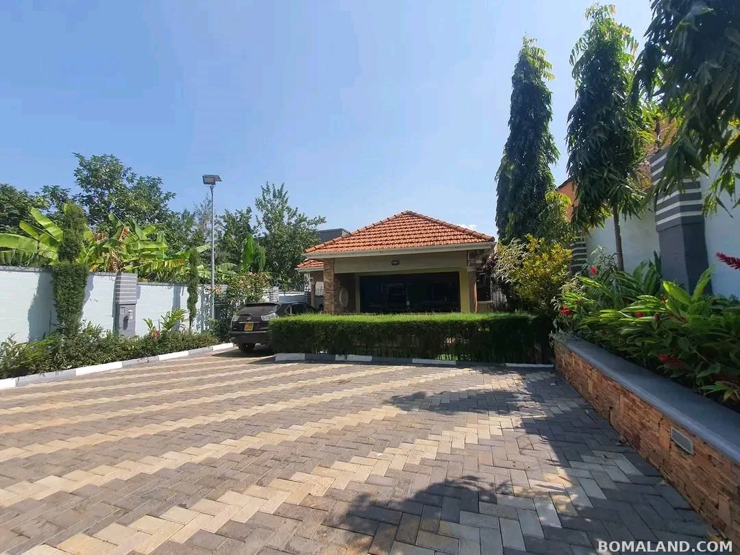 3 bedroom Bungalow for rent in Muyenga Kampala Uganda