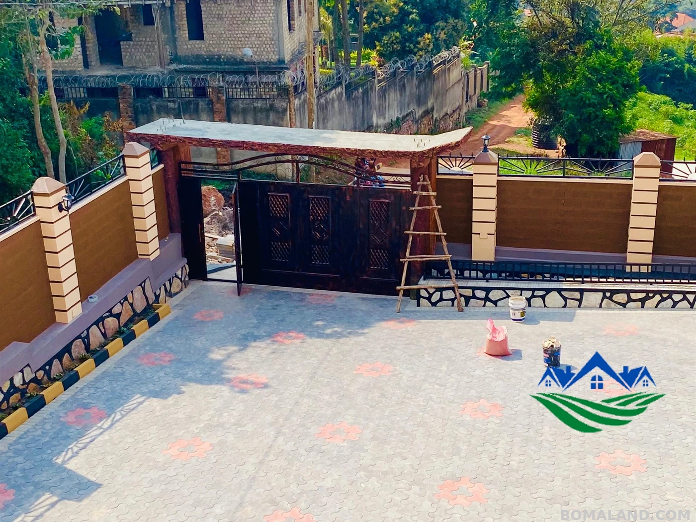 7 bedroom Mansion for sale in Bwebajja Wakiso Uganda
