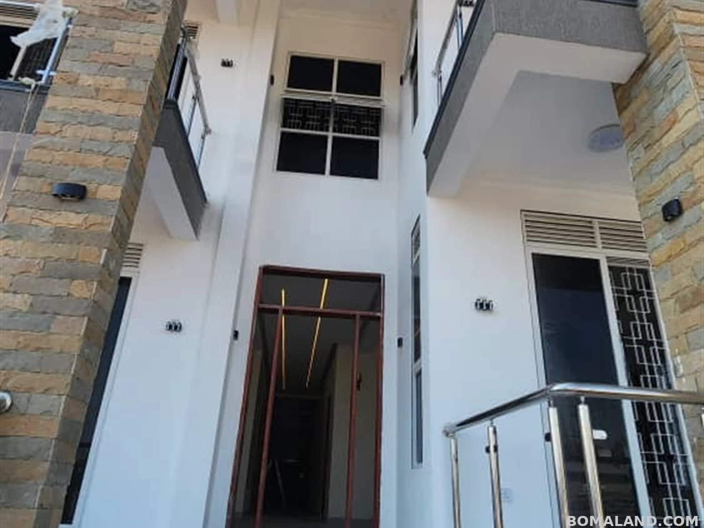 6 bedroom Storeyed house for sale in Munyonyo Kampala Uganda