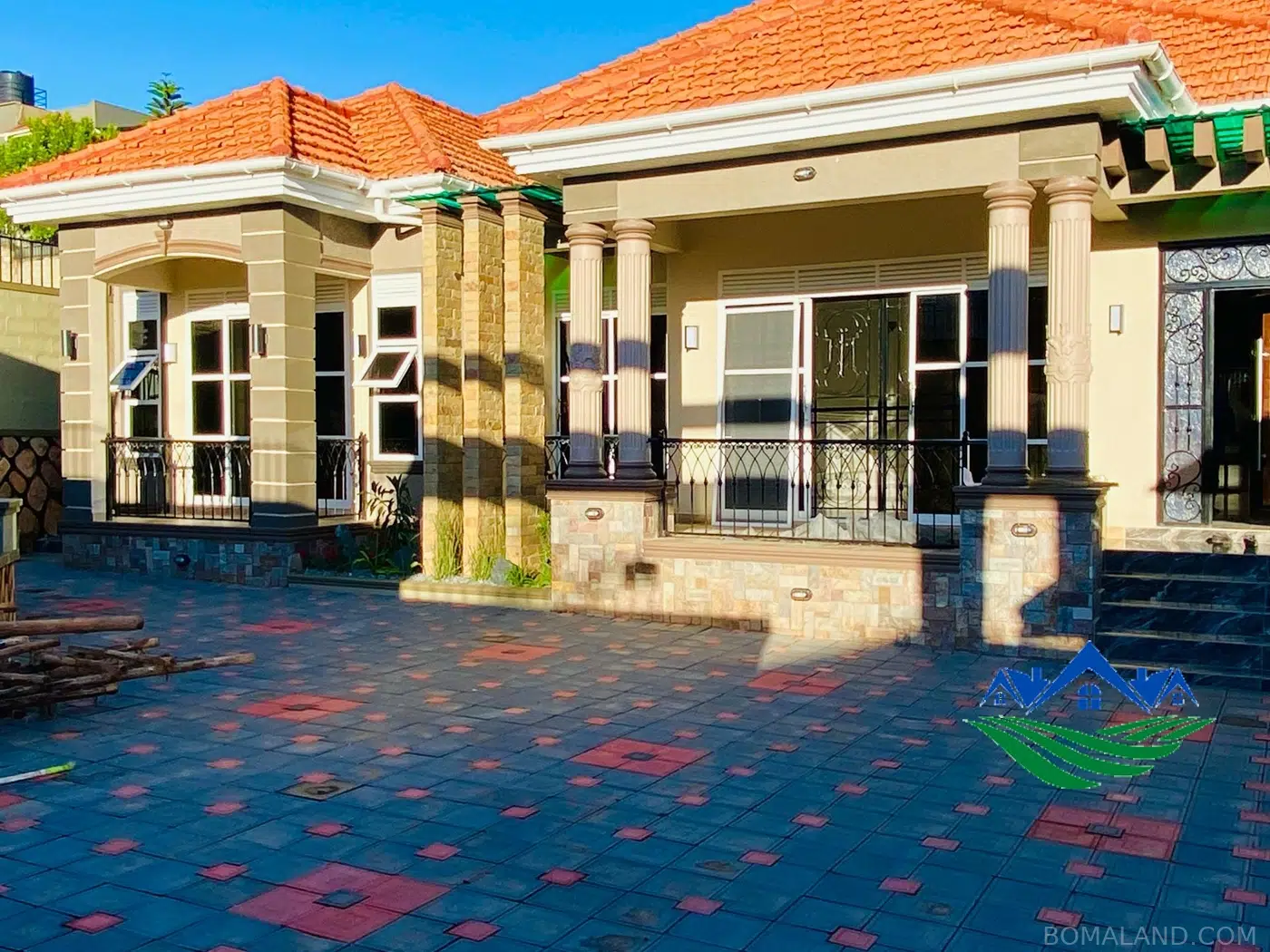6 bedroom Bungalow for sale in Akright Wakiso Uganda