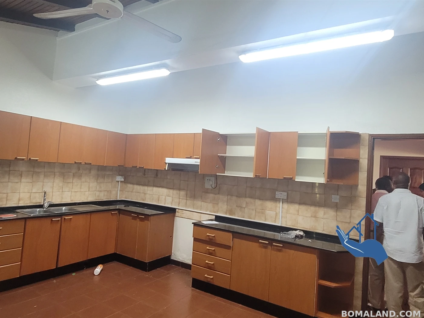 4 bedroom Mansion for rent in Muyenga Kampala Uganda