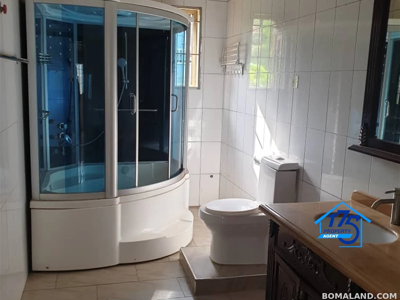 6 bedroom Duplex for sale in Najjera Wakiso Uganda
