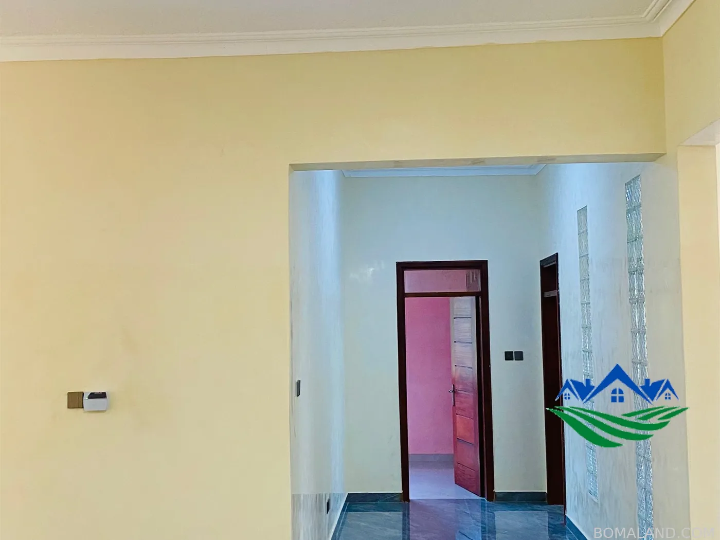 6 bedroom Mansion for sale in Kigo Wakiso Uganda