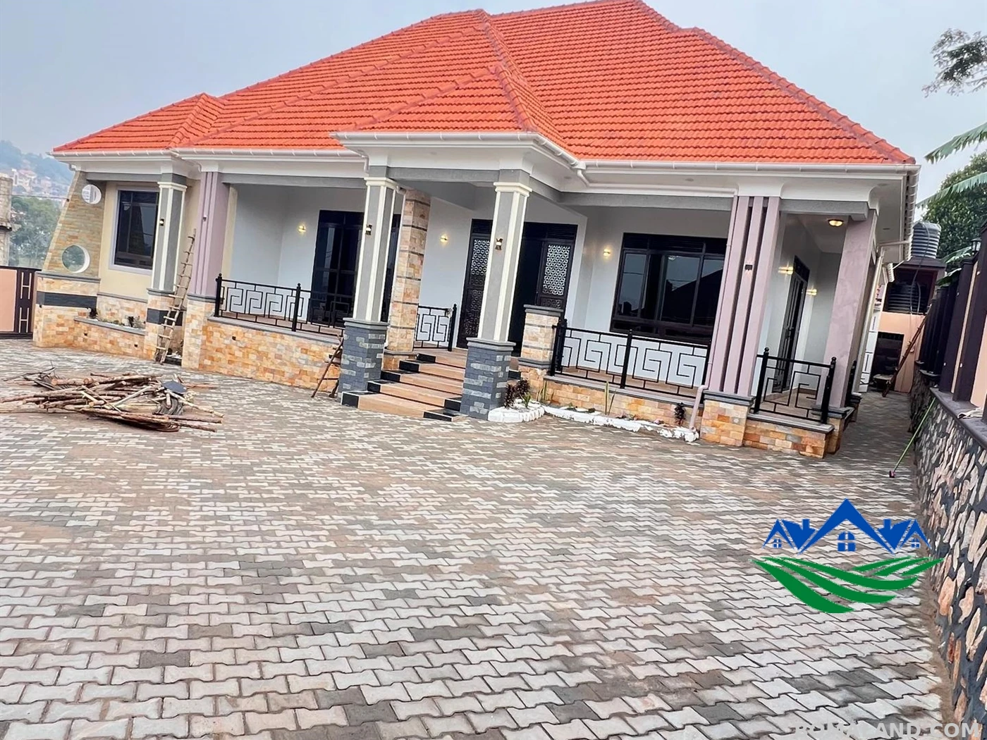 5 bedroom Bungalow for sale in Kitende Wakiso Uganda