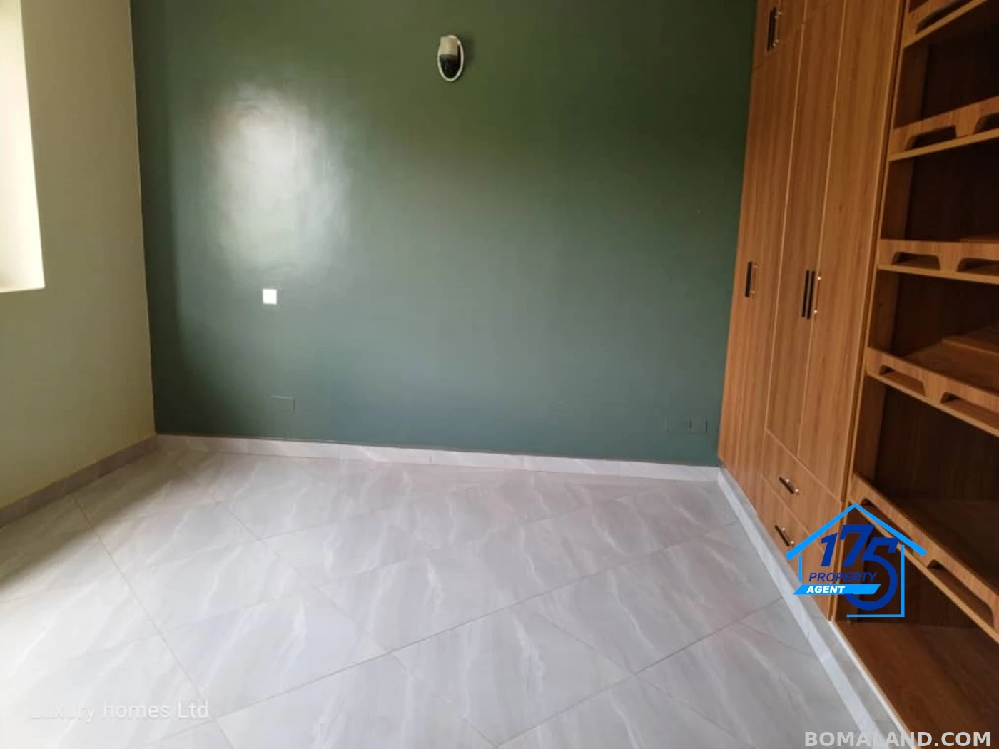 6 bedroom Duplex for sale in Kira Wakiso Uganda