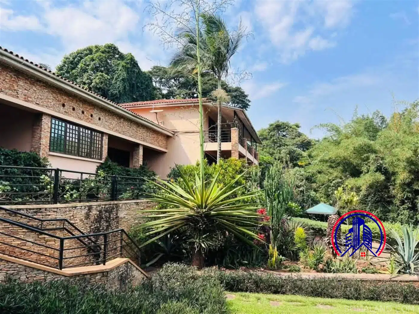 6 bedroom Mansion for rent in Mbuya Kampala Uganda