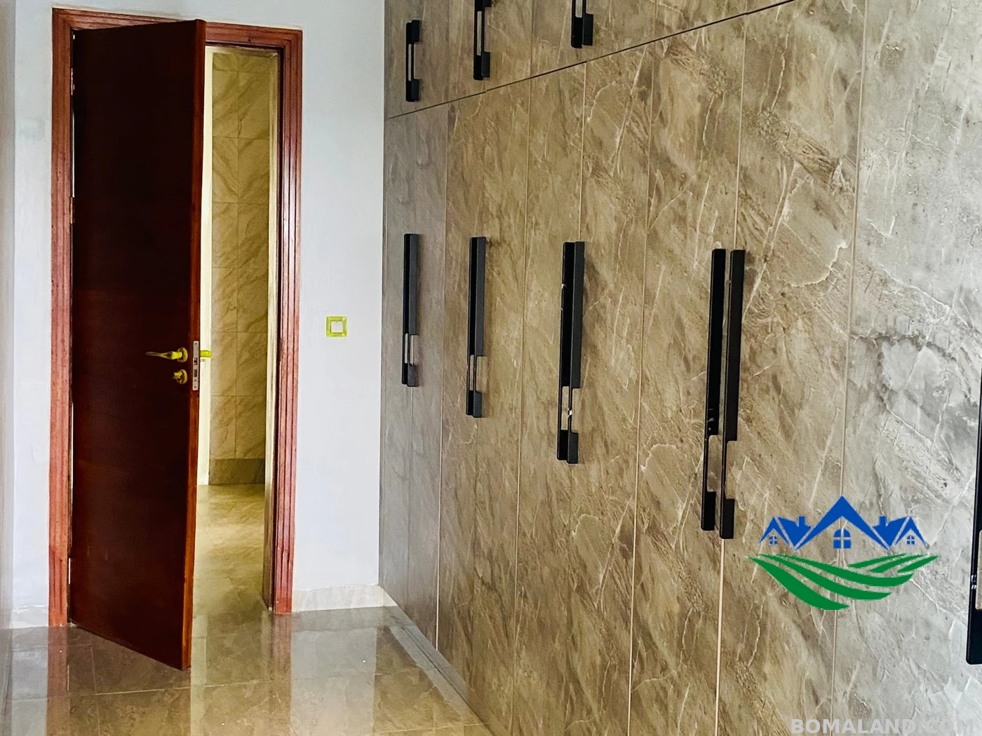 7 bedroom Mansion for sale in Kigo Wakiso Uganda