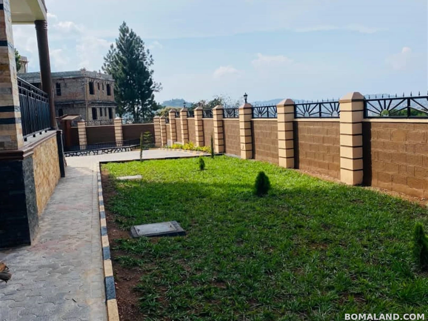 6 bedroom Storeyed house for sale in Bwebajja Wakiso Uganda