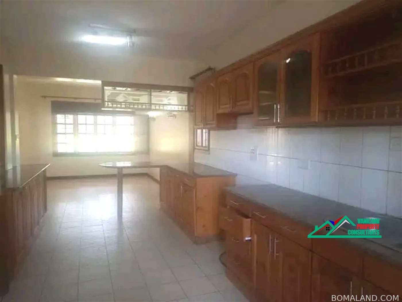 4 bedroom Town House for rent in Bugoloobi Kampala Uganda