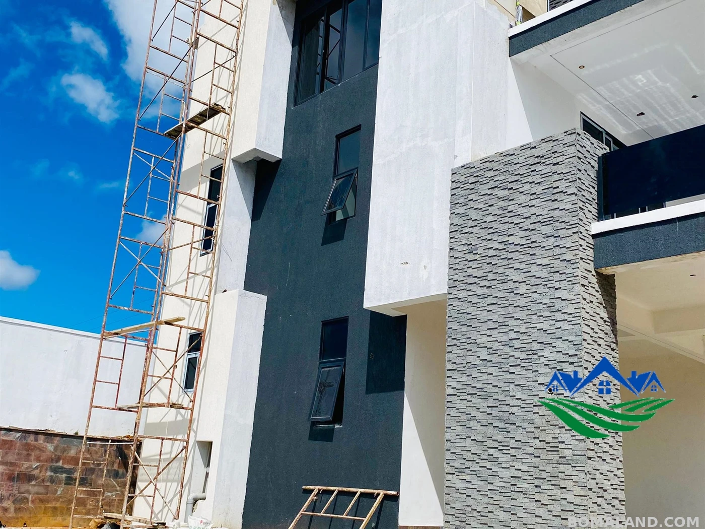 6 bedroom Mansion for sale in Kigo Wakiso Uganda