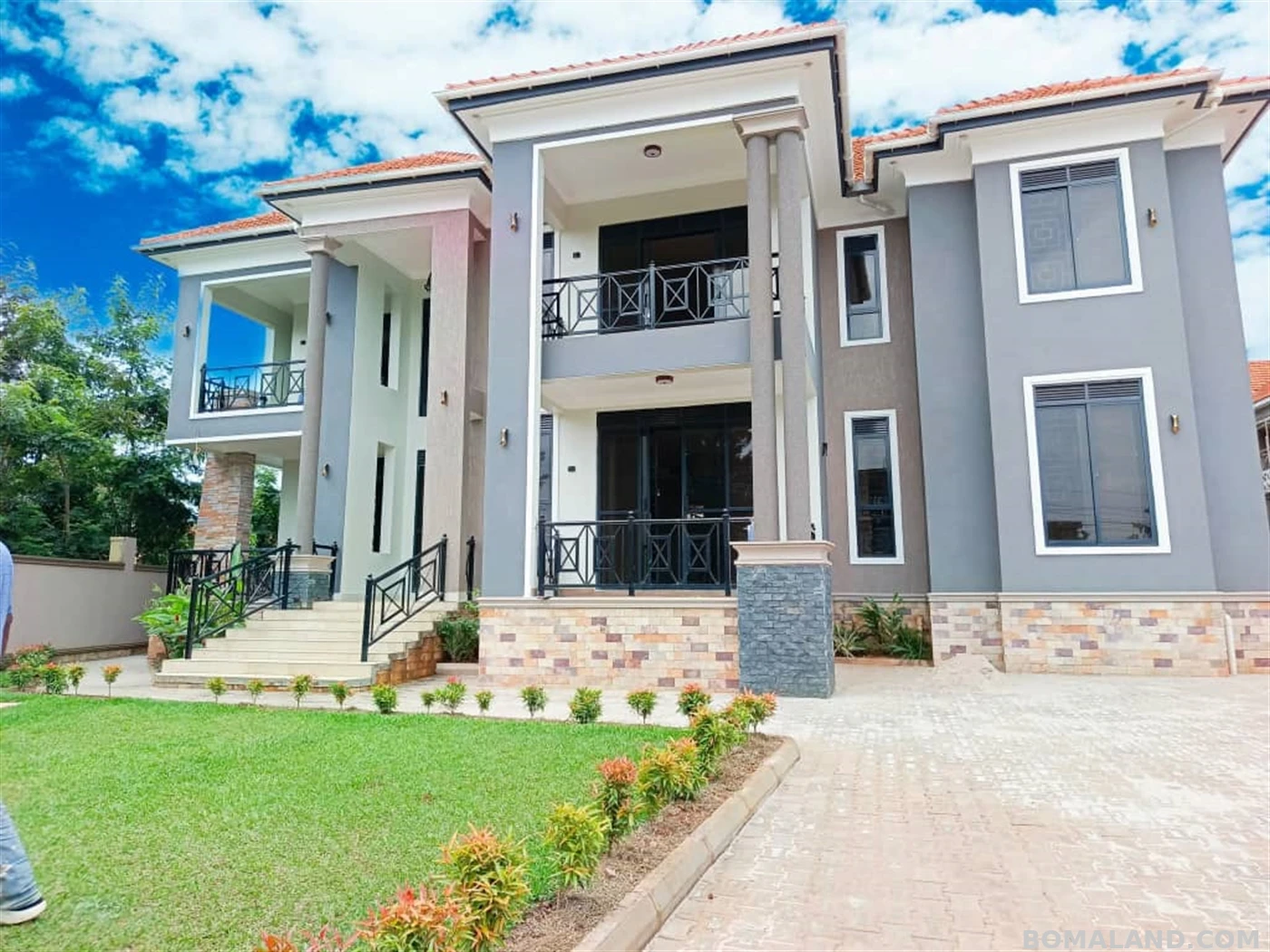 7 bedroom Villa for sale in Naalya Wakiso Uganda