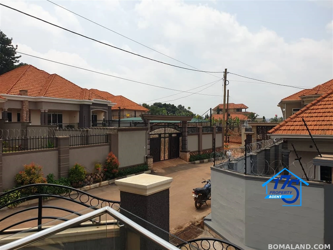 5 bedroom Duplex for sale in Kira Wakiso Uganda