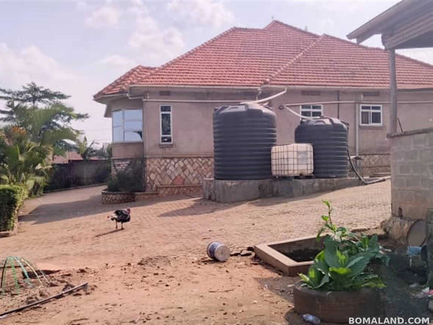 6 bedroom Bungalow for sale in Nakweelo Wakiso Uganda