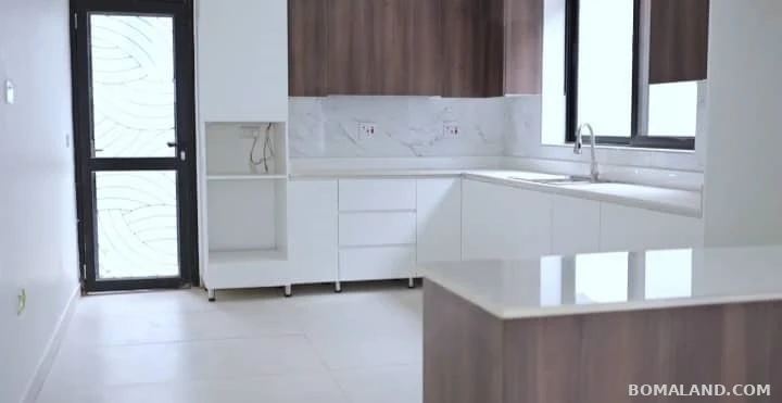 4 bedroom Storeyed house for sale in Mbuya Kampala Uganda