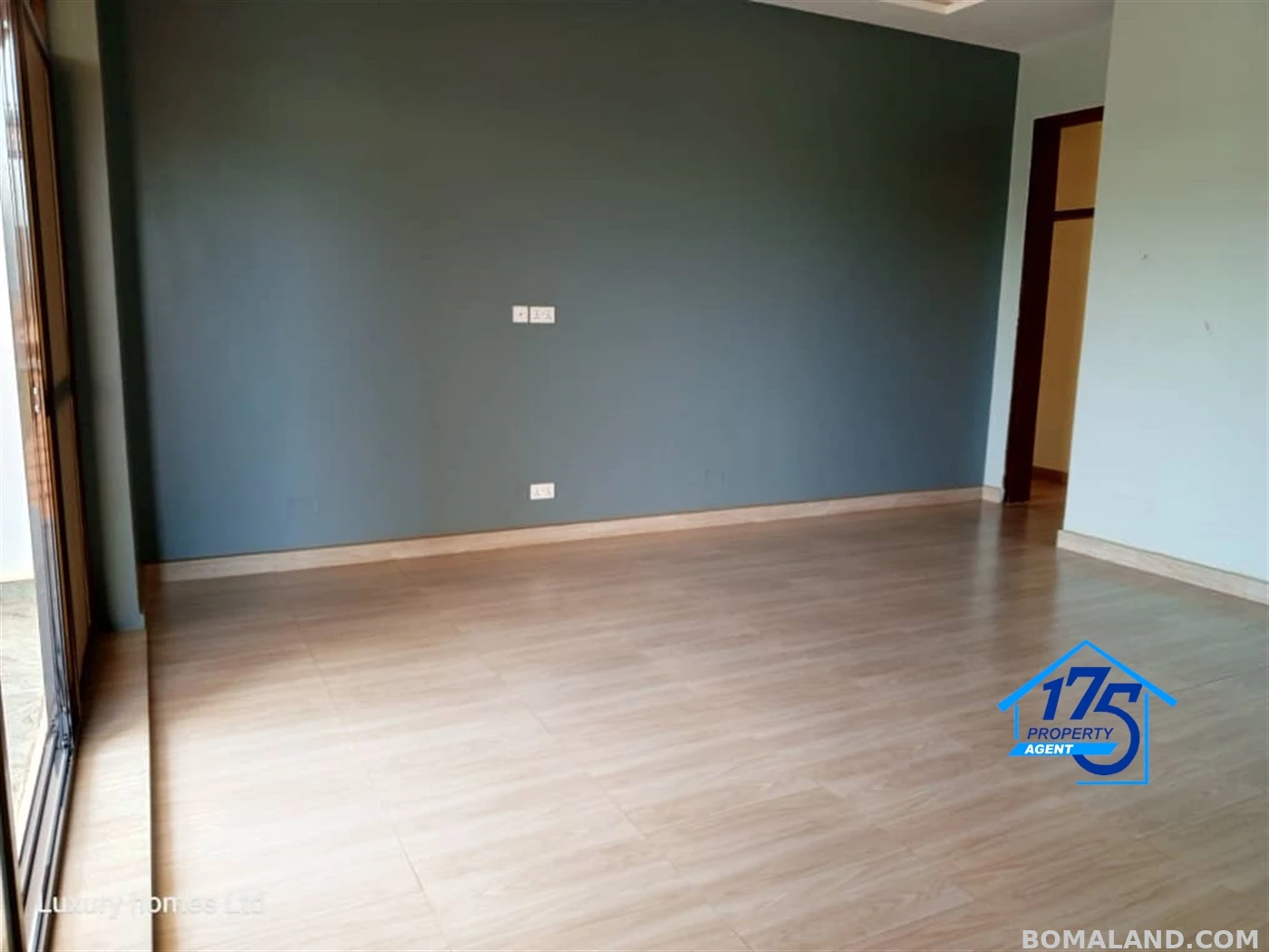 6 bedroom Duplex for sale in Kira Wakiso Uganda