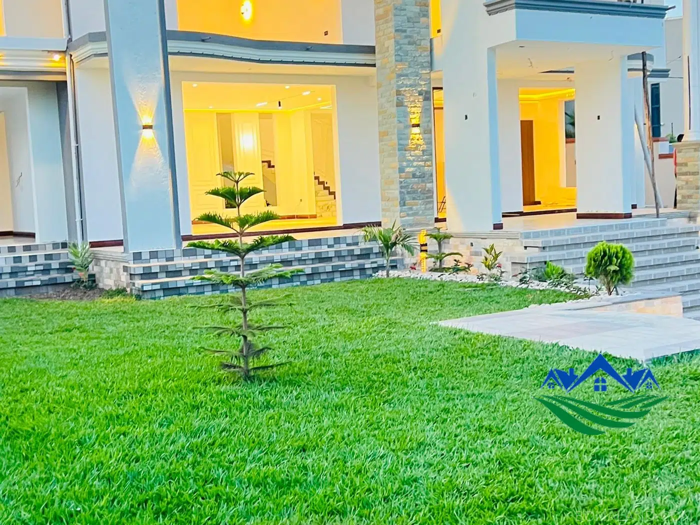 6 bedroom Mansion for sale in Kigo Wakiso Uganda
