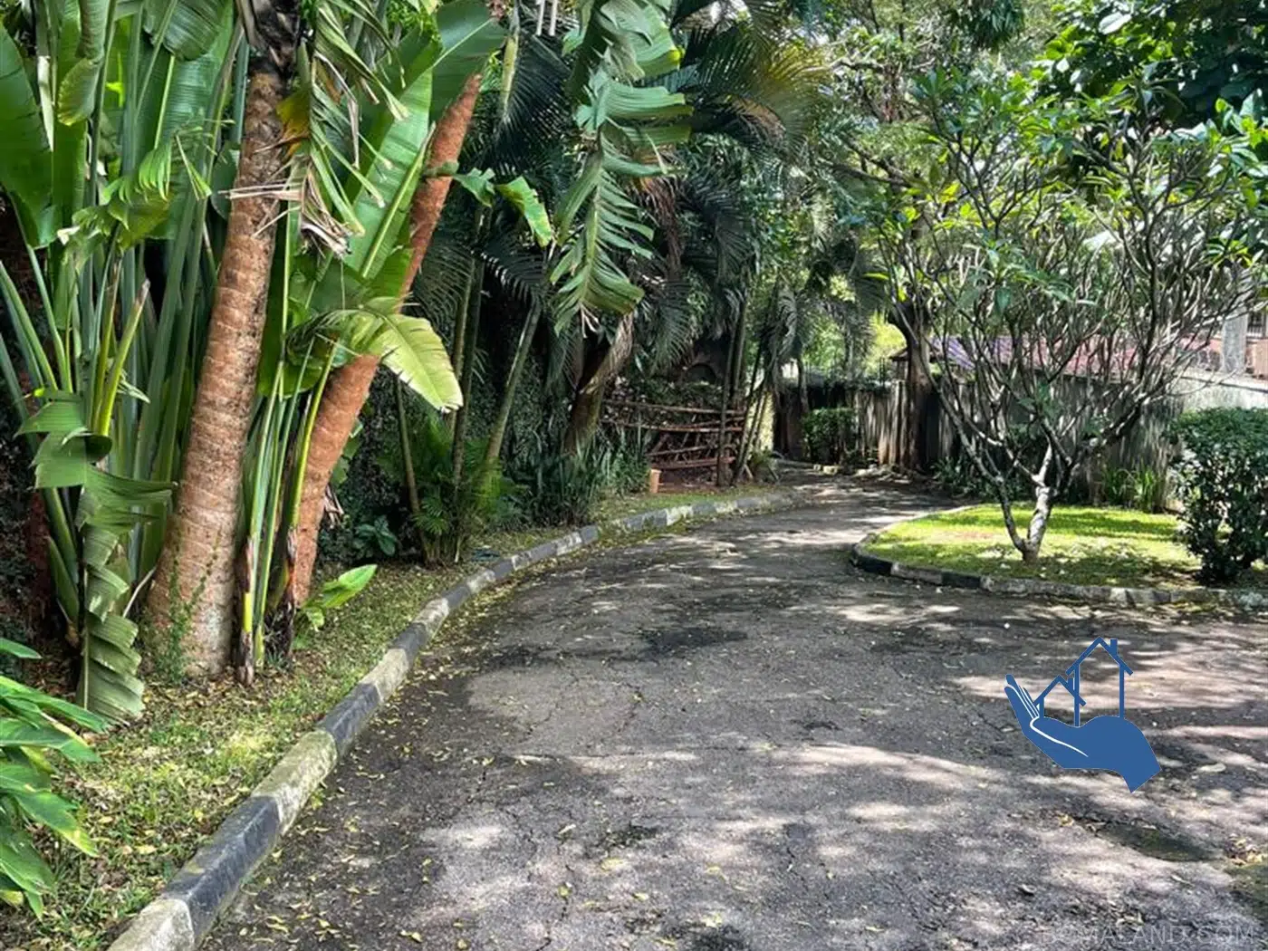 4 bedroom Bungalow for sale in Kansanga Kampala Uganda