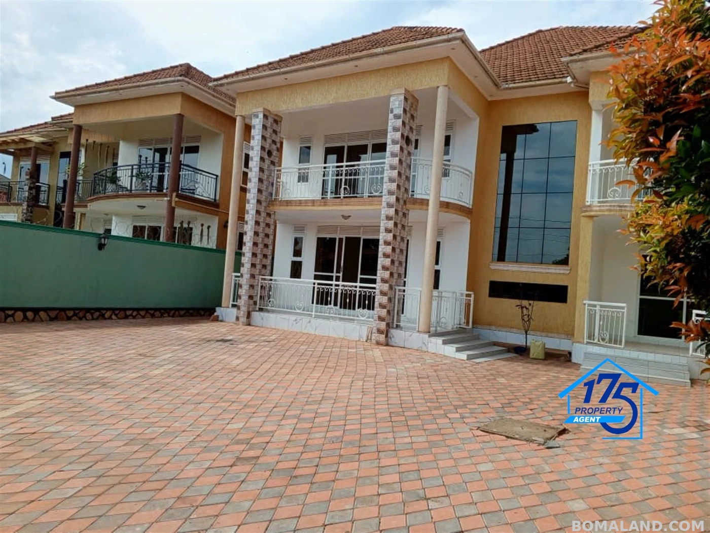 6 bedroom Duplex for sale in Kira Wakiso Uganda