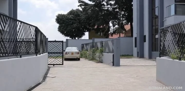 4 bedroom Storeyed house for sale in Mbuya Kampala Uganda