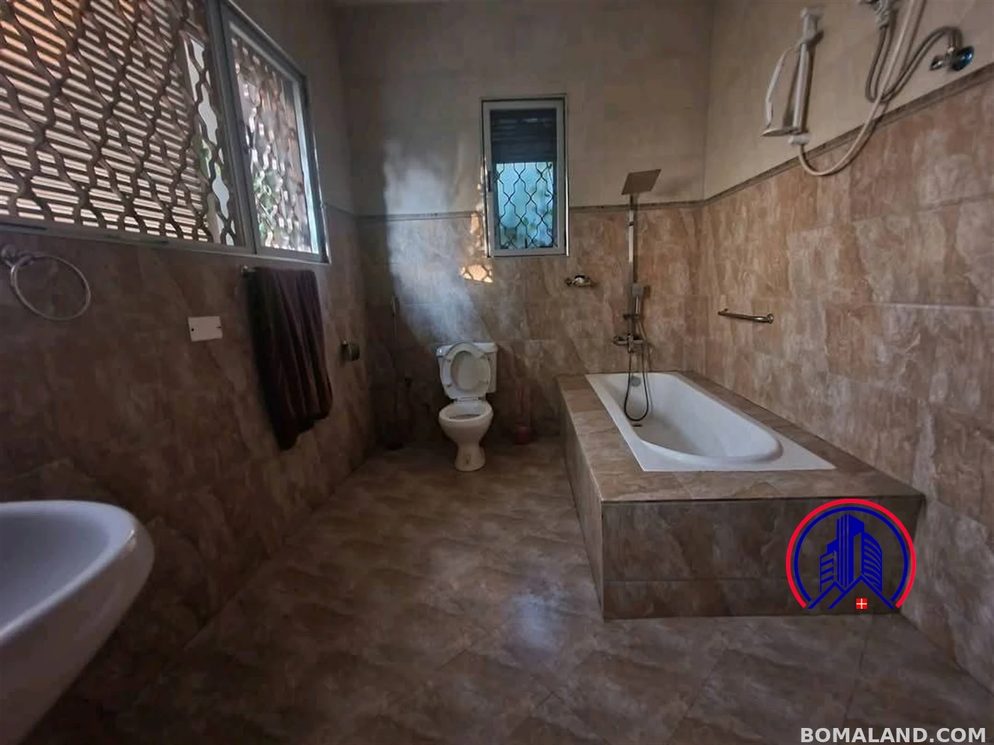 5 bedroom Storeyed house for rent in Kansanga Kampala Uganda