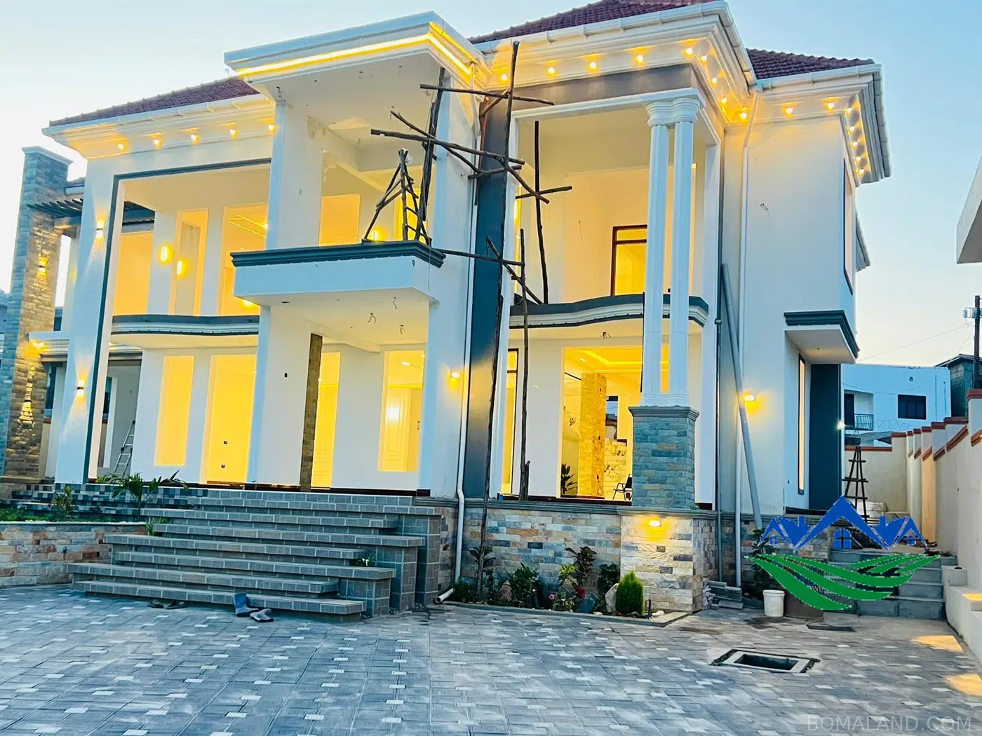 6 bedroom Mansion for sale in Kigo Wakiso Uganda