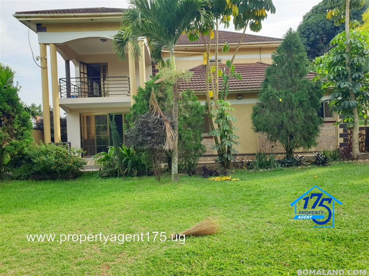 6 bedroom Duplex for sale in Najjera Wakiso Uganda