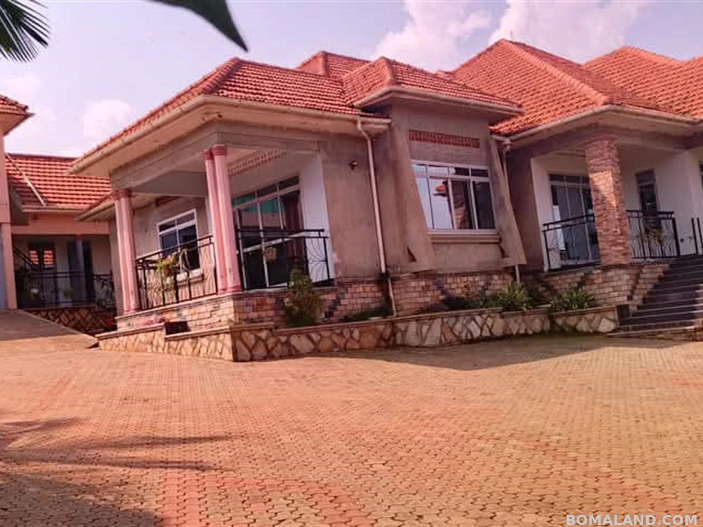6 bedroom Bungalow for sale in Nakweelo Wakiso Uganda