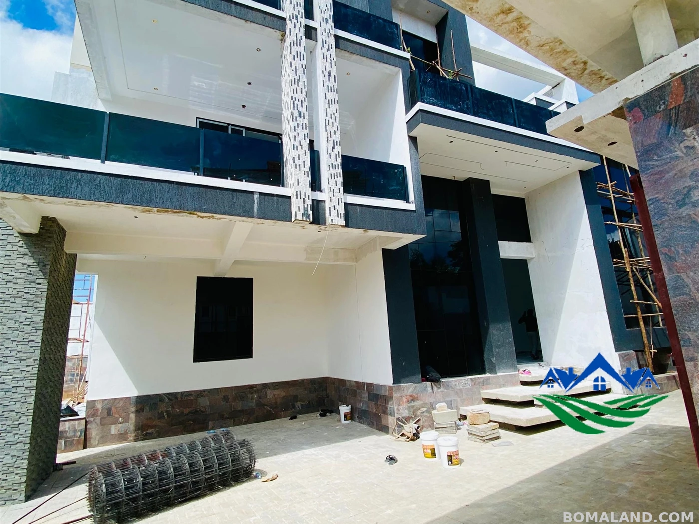 6 bedroom Mansion for sale in Kigo Wakiso Uganda