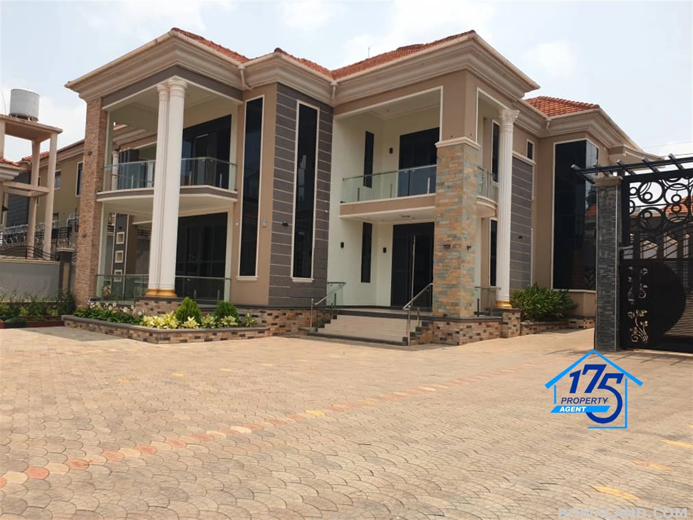 5 bedroom Duplex for sale in Kira Wakiso Uganda