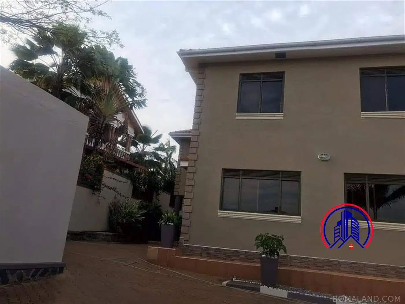 4 bedroom Storeyed house for sale in Naguru Kampala Uganda