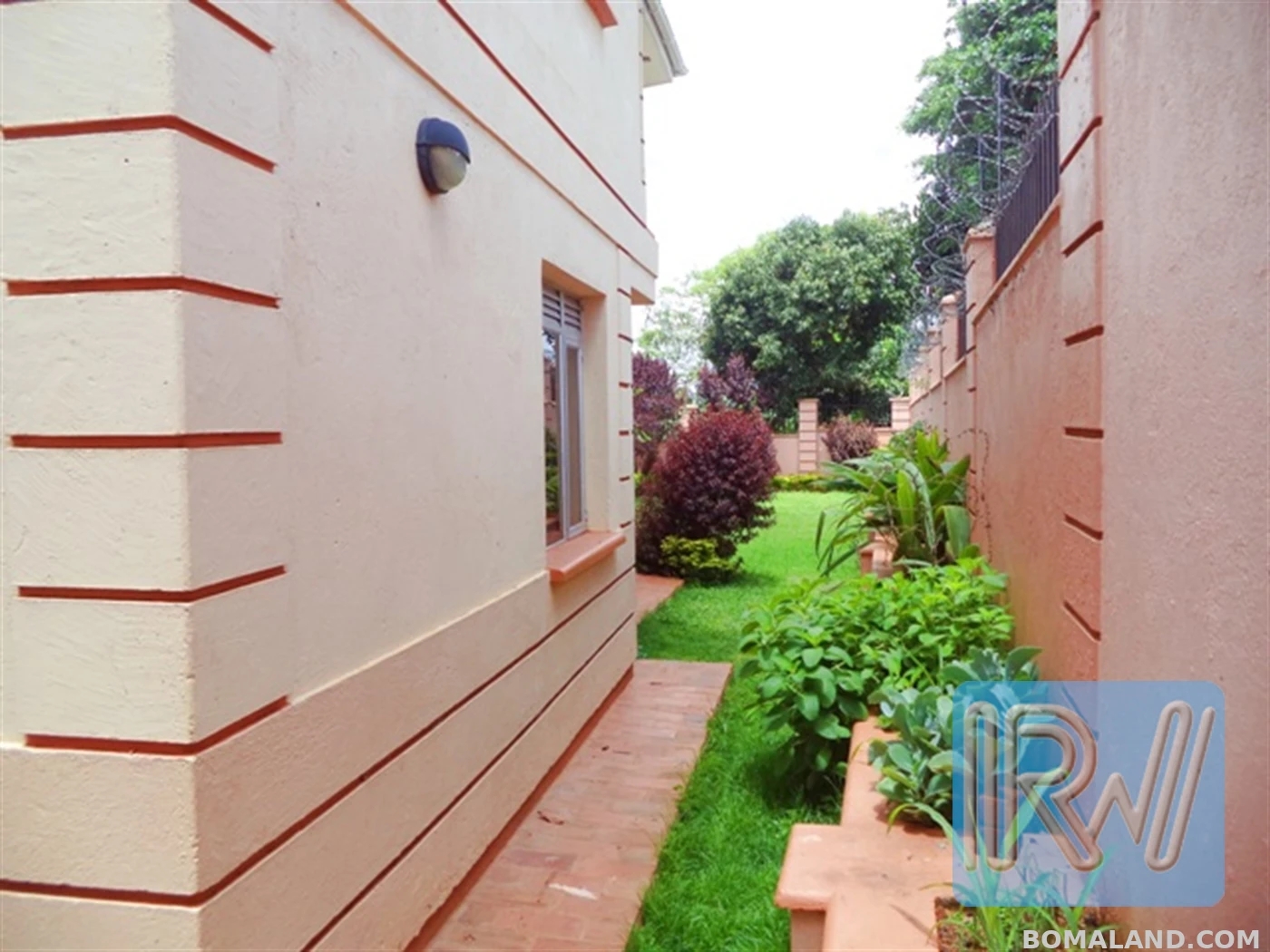 5 bedroom Storeyed house for sale in Entebbe Wakiso Uganda