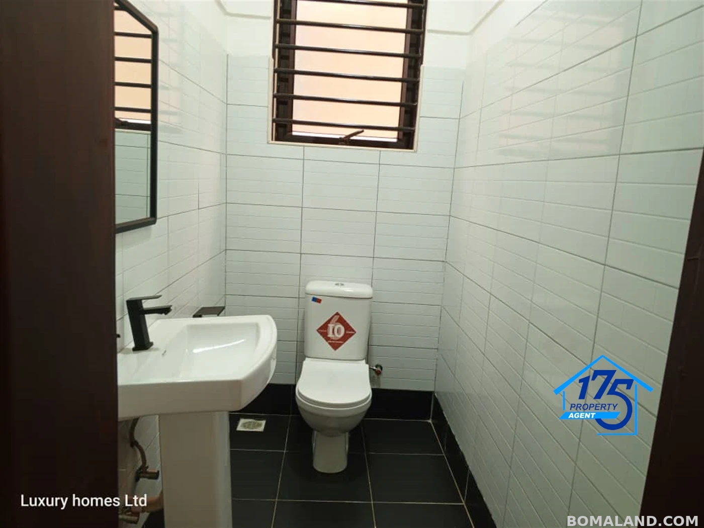 6 bedroom Duplex for sale in Kira Wakiso Uganda