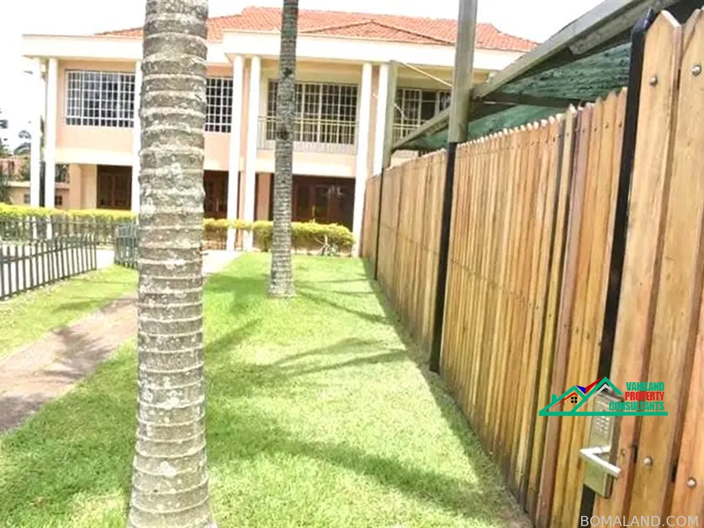 4 bedroom Town House for rent in Bugoloobi Kampala Uganda